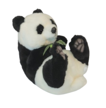 Hansa Plüss Panda Maci Fekvő 25cm.H (6539)