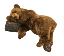 Hansa Plüss Grizzly Medve Alvó 140 cm.H (6848)